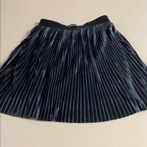 Reserved girls 134cm 9y iridescent pleated skirt